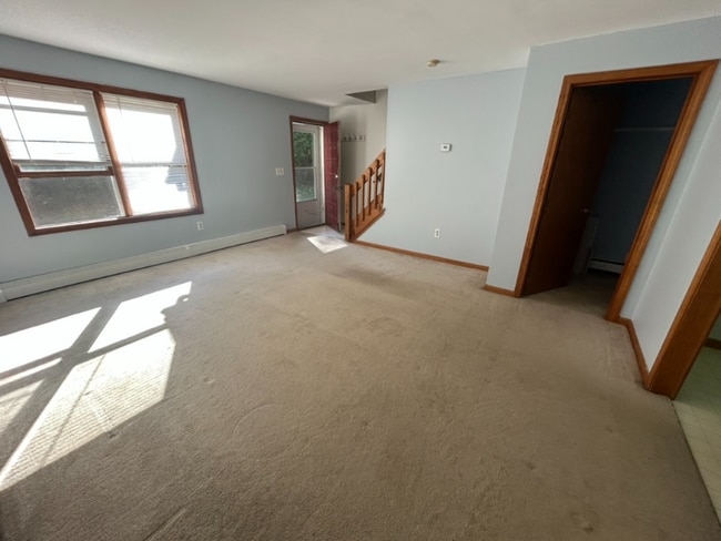 111 Hamilton St in Belchertown, MA - Building Photo - Building Photo