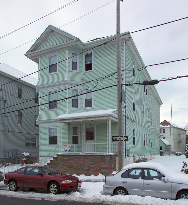 139 18th St in Fall River, MA - Foto de edificio - Building Photo