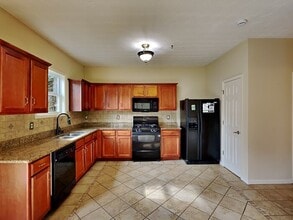 407 Glenleigh Dr in Canton, GA - Building Photo - Building Photo