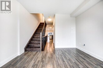 59 Creekbank Rd in Toronto, ON - Building Photo - Building Photo