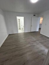 4815 Via Palm Lakes in West Palm Beach, FL - Foto de edificio - Building Photo