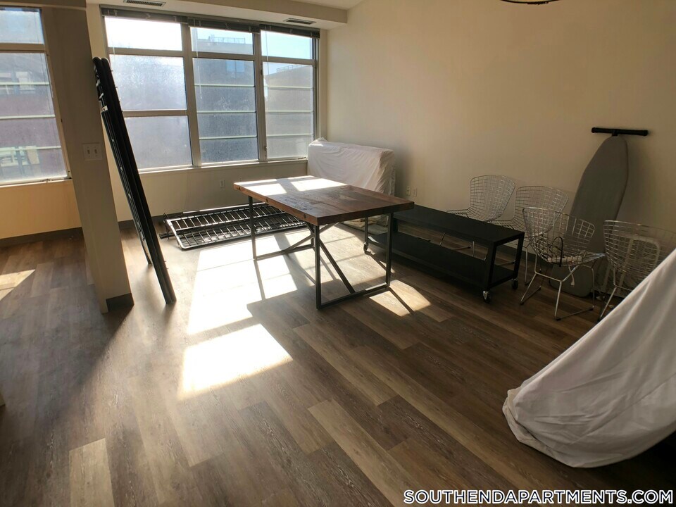 160 E Berkeley St in Boston, MA - Building Photo