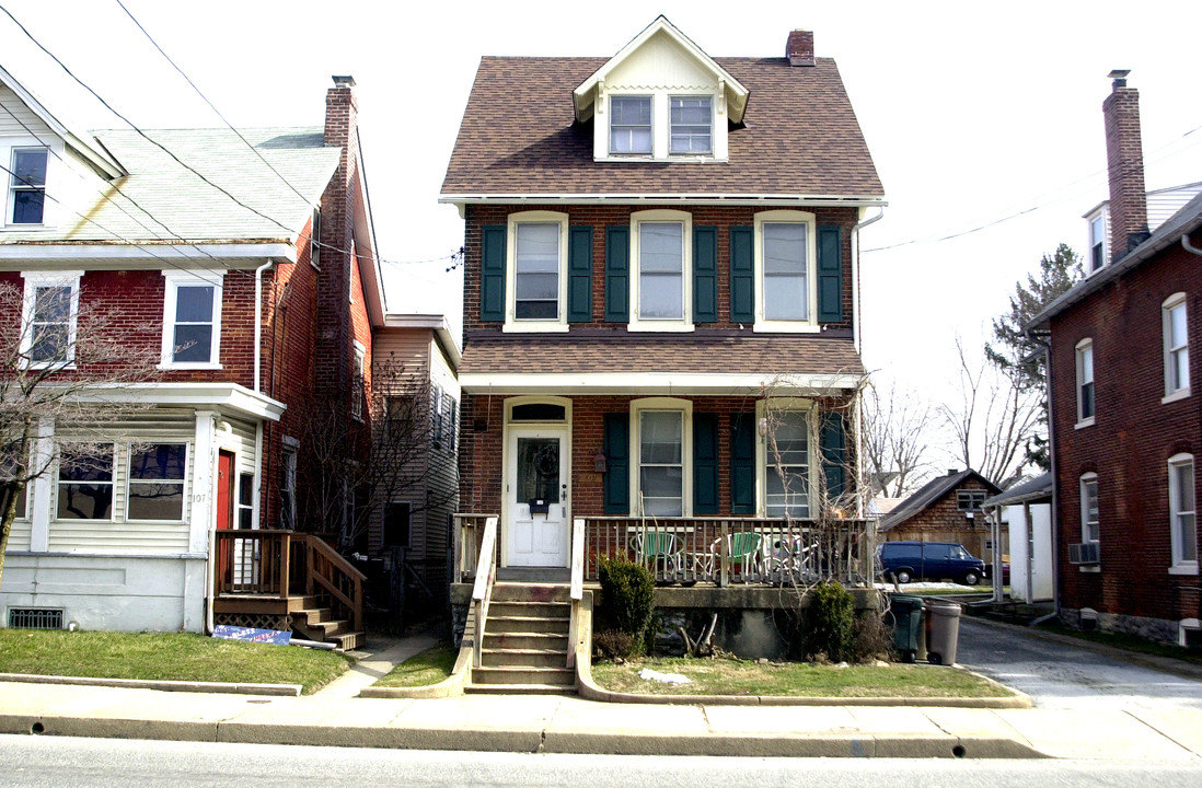 109 Brandywine Ave in Downingtown, PA - Foto de edificio