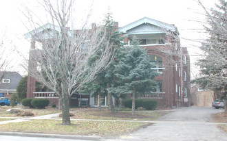 12037 Lake Ave Apartamentos