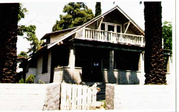 335 E Mountain St in Pasadena, CA - Building Photo