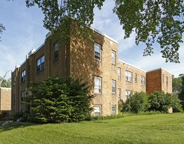 Ford Parkway Apartments in St. Paul, MN - Building Photo