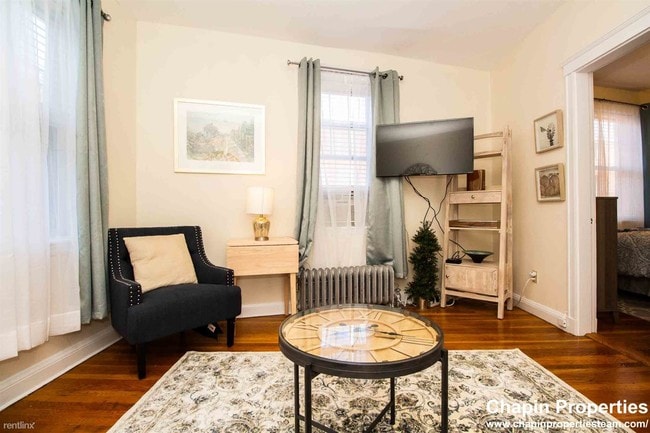 191 Kent St-Unit -Apt 1 in Brookline, MA - Foto de edificio - Building Photo