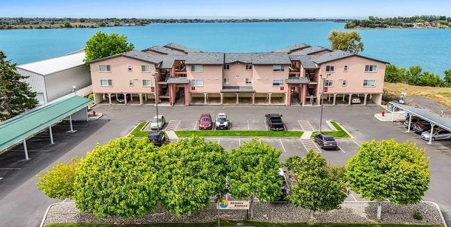 2900 W Marina Dr in Moses Lake, WA - Building Photo - Building Photo