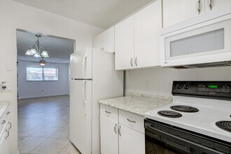 600 SW 2nd Ave in Boca Raton, FL - Foto de edificio - Building Photo