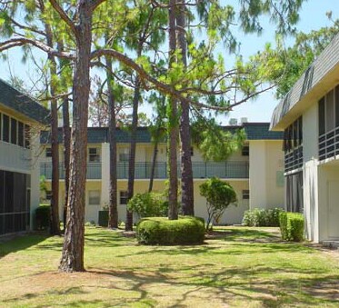 Shadowbrook of Vero in Vero Beach, FL - Building Photo