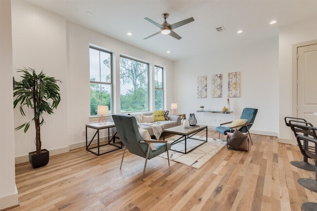 1414 Wichman St in Houston, TX - Building Photo - Building Photo