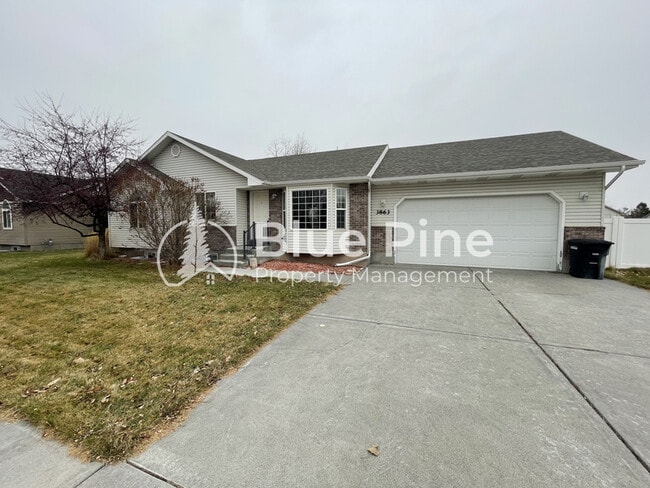 property at 3863 Ridgeview Cir