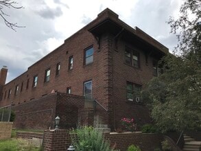 1060 Logan St in Denver, CO - Foto de edificio - Building Photo