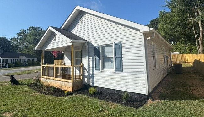 204 Cannon Ave in Greer, SC - Building Photo - Building Photo