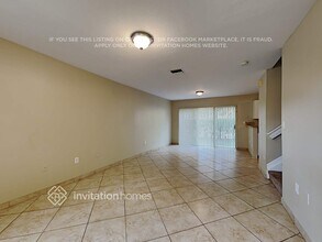 2296 NW 170th Ave in Pembroke Pines, FL - Foto de edificio - Building Photo