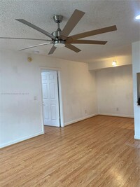 10029 Winding Lake Rd in Sunrise, FL - Building Photo - Building Photo