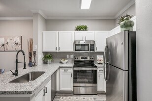 1000 N Eldridge Pkwy in Houston, TX - Building Photo