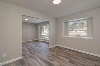 4318 Burkegate Dr in Spring, TX - Building Photo - Building Photo