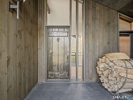 484 Cognewaugh Rd in Greenwich, CT - Building Photo