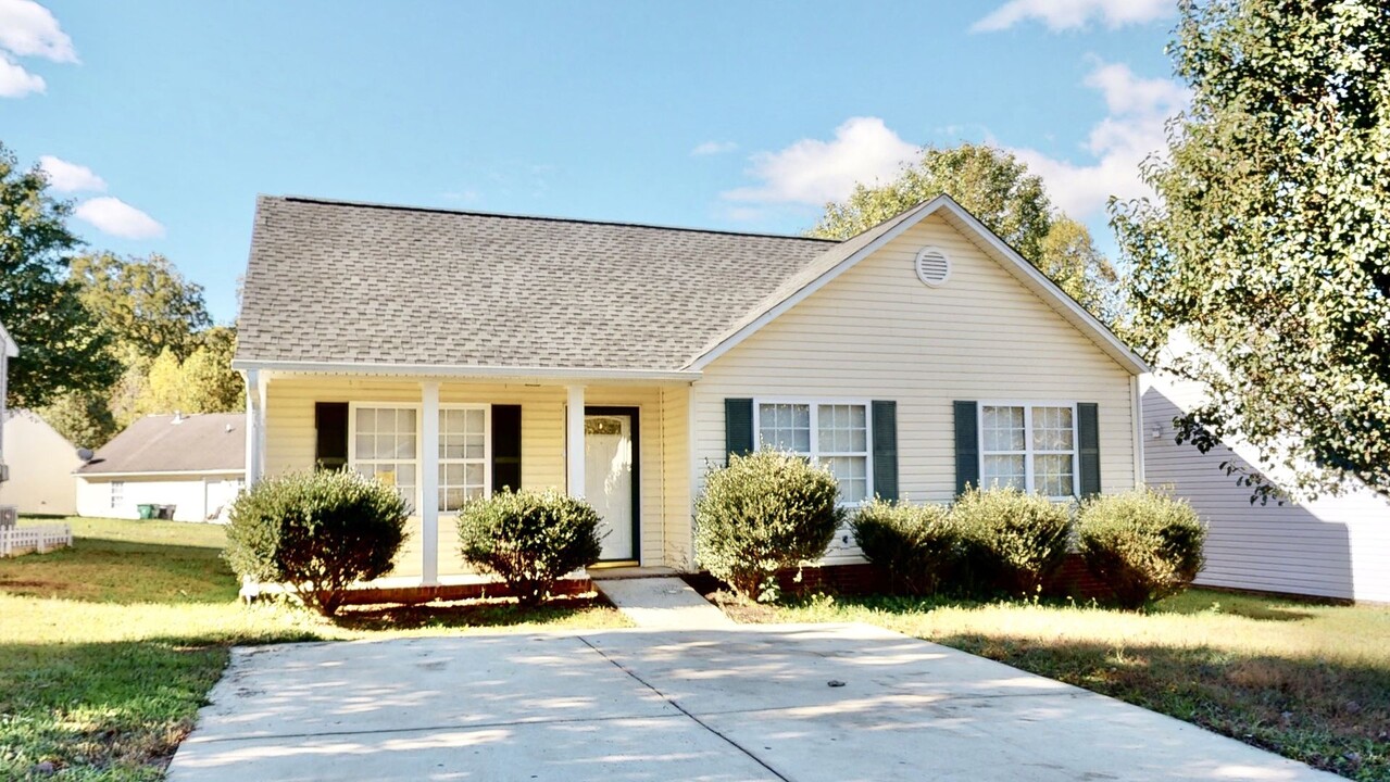 629 Kingville Dr in Charlotte, NC - Building Photo