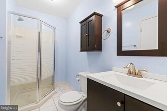 7700 Newington Forest Ave in Springfield, VA - Building Photo - Building Photo