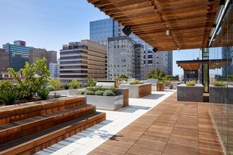 SKAIA in Oakland, CA - Building Photo - Building Photo