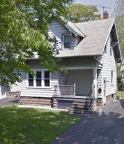 90 Mayflower St in Rochester, NY - Building Photo