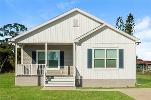 12311 Tangier St in North Port, FL - Building Photo