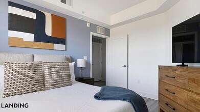 2250 McGregor Blvd, Unit 1217 in Ft. Myers, FL - Foto de edificio - Building Photo