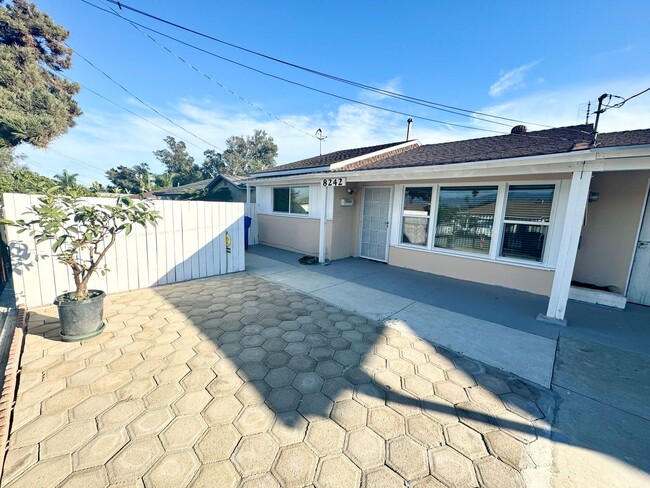 8242 Yarrow St in Rosemead, CA - Building Photo - Building Photo