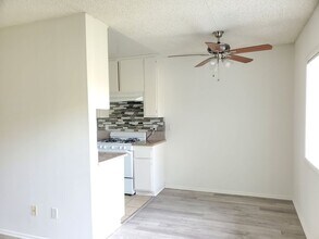 120 - 801 E Palmer Ave in Glendale, CA - Building Photo - Interior Photo