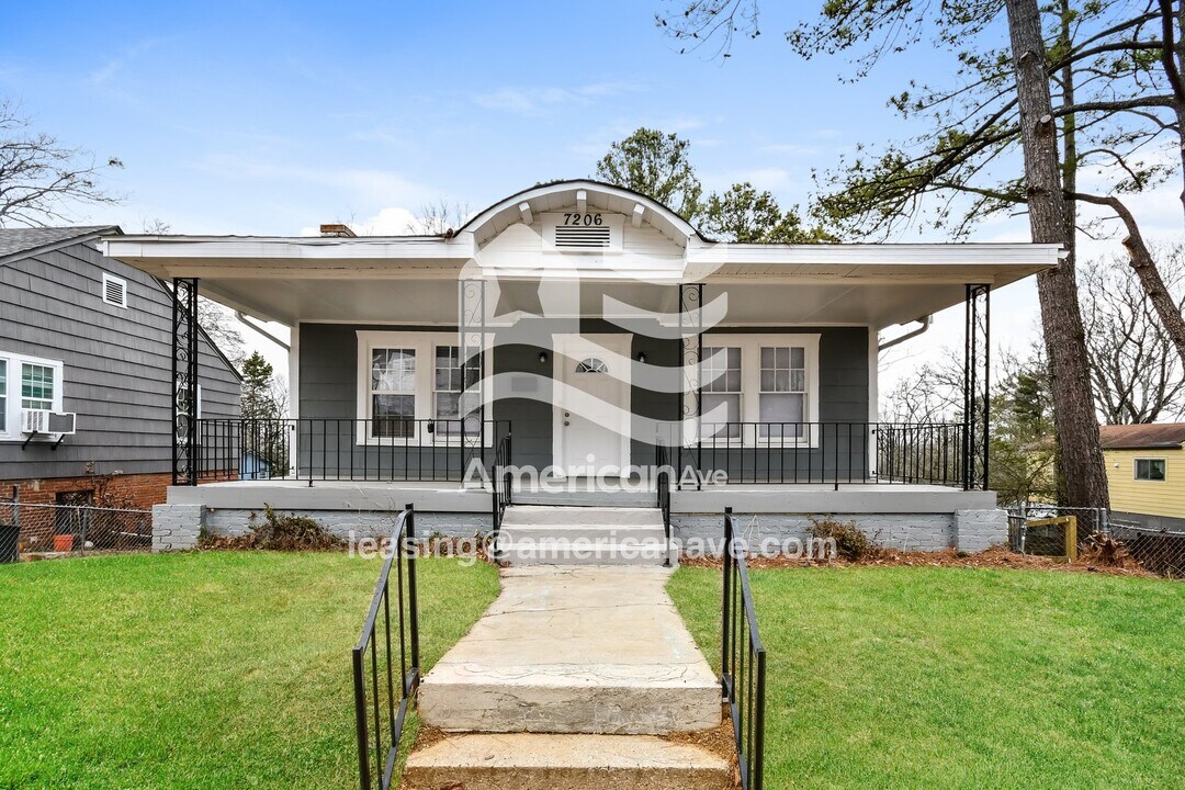7206 4th Ave S in Birmingham, AL - Foto de edificio