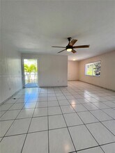 220 Meridian Ave in Miami Beach, FL - Building Photo - Building Photo