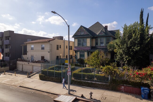 329 S Bonnie Brae St in Los Angeles, CA - Building Photo - Building Photo