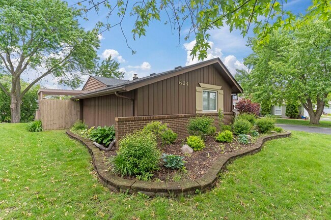 624 Independence Ave in Westmont, IL - Building Photo - Building Photo