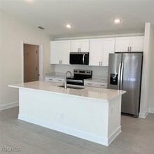 1726 NW 17th St in Cape Coral, FL - Building Photo - Building Photo