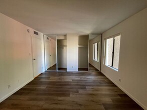 15215 Magnolia Blvd in Los Angeles, CA - Building Photo - Building Photo