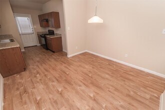 2443 Peterborough Way in Houston, TX - Building Photo - Building Photo
