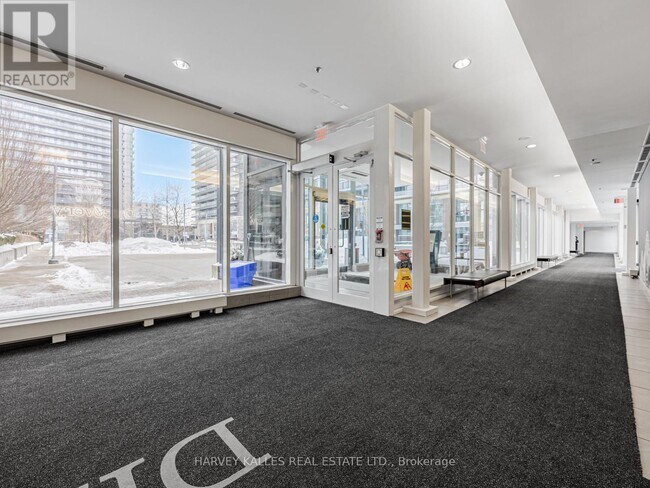 15 Singer Ct in Toronto, ON - Building Photo - Building Photo