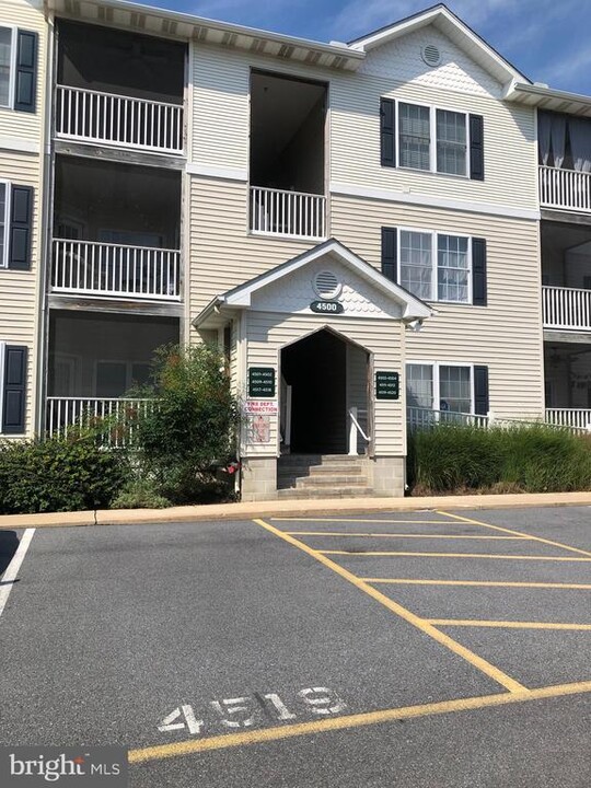 4500 Sandpiper Dr in Rehoboth Beach, DE - Building Photo