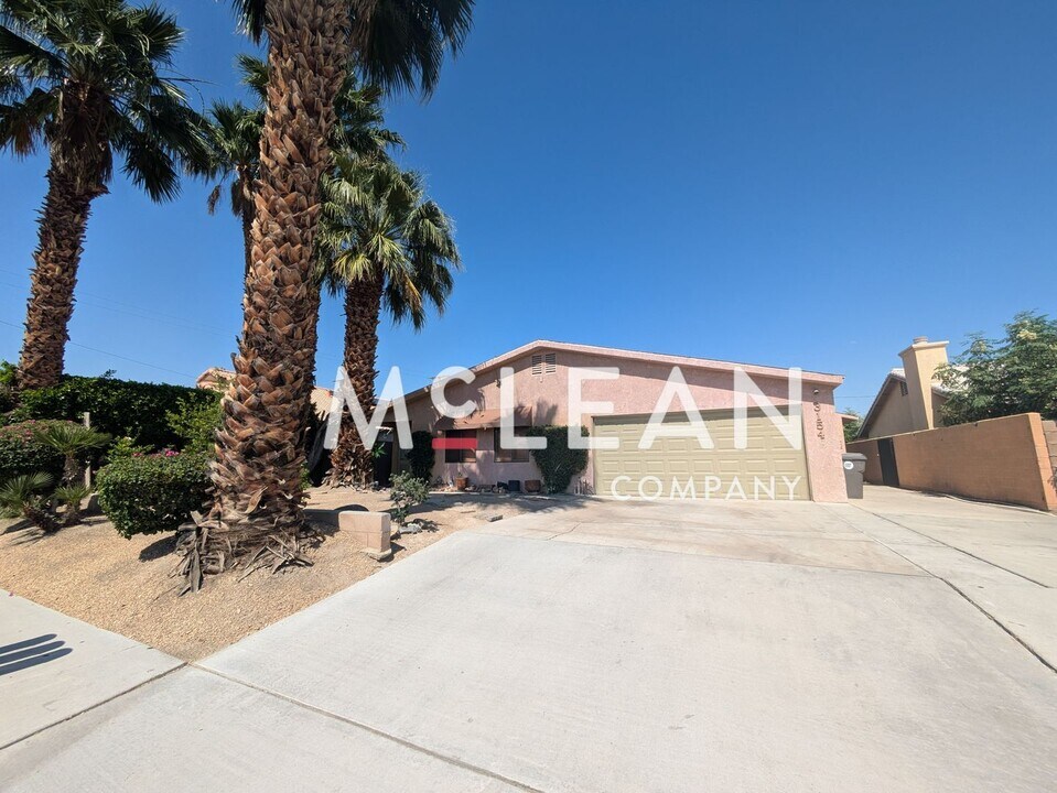 31548 Whispering Palms Trail in Cathedral City, CA - Building Photo