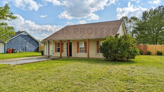 1042 Waterford Cir in Clarksville, TN - Building Photo - Building Photo