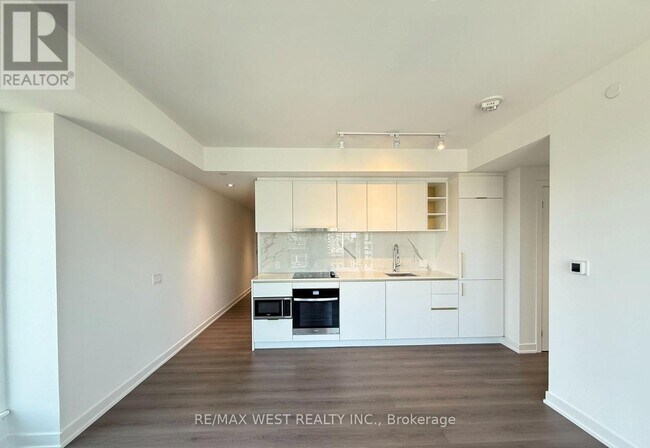 property at 8 Wellesley St W