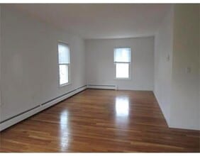 285 Hawthorn St in New Bedford, MA - Building Photo - Building Photo