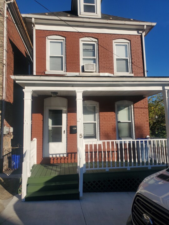 5 N Mulberry St in Easton, PA - Building Photo