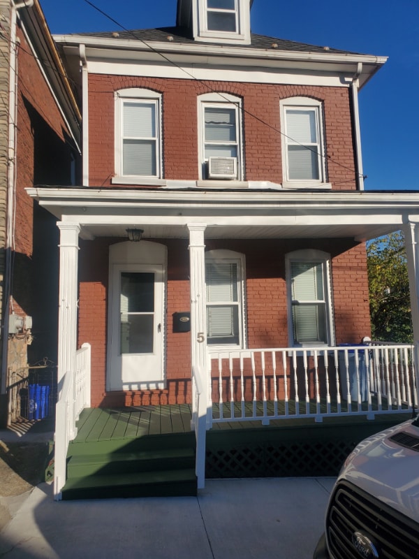 property at 5 N Mulberry St