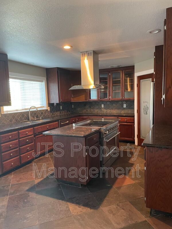 2542 Rod Beaudry Dr in Sacramento, CA - Building Photo - Building Photo