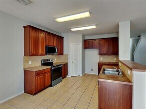 8209 Swan Park Dr in Denton, TX - Building Photo - Building Photo