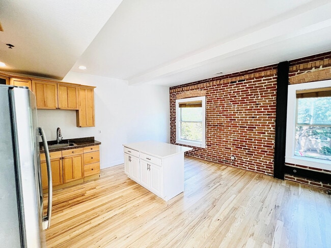 property at 800 E 18th Ave