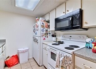 2401 Leon St, Unit 106 in Austin, TX - Building Photo - Building Photo